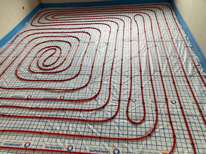 🔥 Teplo, které cítíte, nevidíte. 🏠Jedna z dalších realizací. Podlahové topení od Lepetop.cz promění váš domov v místo, kam...