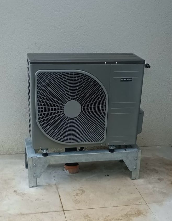 🔥 Montáž prémiového tepelného čerpadla NIBE od Lepetop.cz 🔥 Dokončili jsme další profesionální instalaci tepelného...